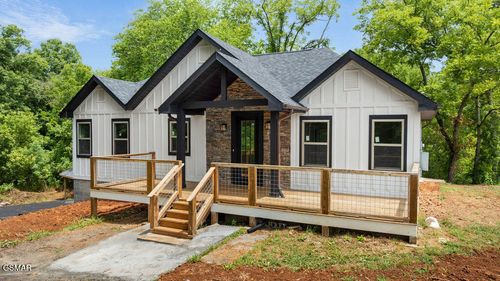 2222 Bales Rd, Knoxville, TN, 37914-9709 | Card Image