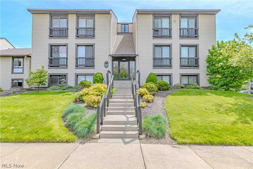 402-6300 Greenwood Pkwy, Sagamore Hills, OH, 44067-2353 | Card Image