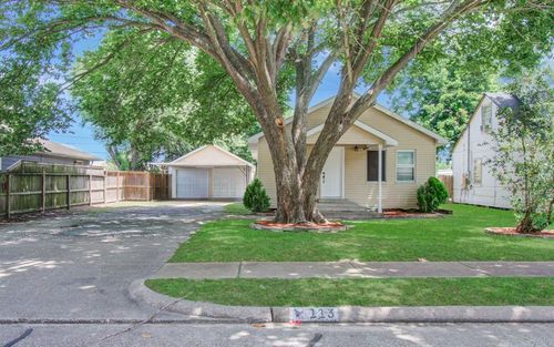 113 E Oak St, Deer Park, TX, 77536-4101 | Card Image
