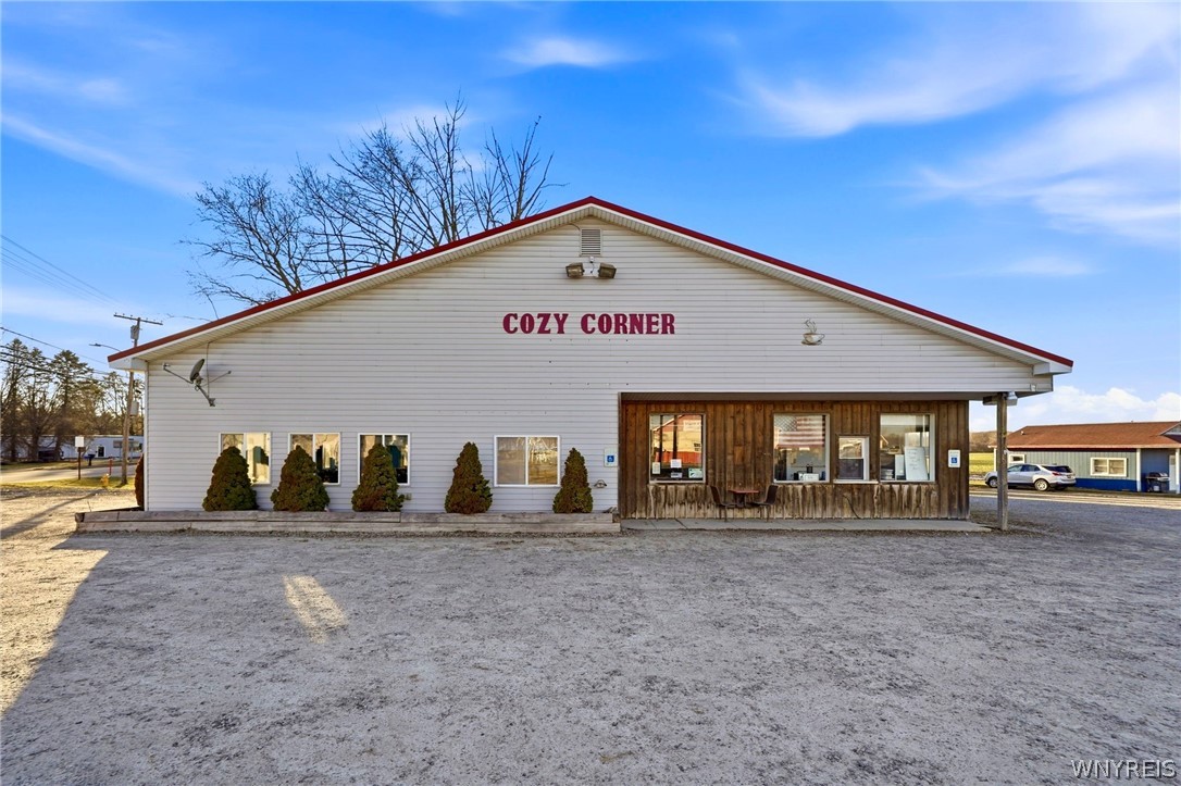 690 E Main St, Springville, NY 14141