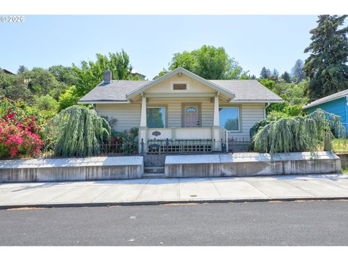 318 E 13th St, The Dalles, OR, 97058-2316 | Card Image