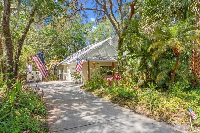 187 Sage Cir, House other with 3 bedrooms, 2 bathrooms and null parking in Crystal Beach FL | Image 24