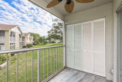 205 - 1390 Oak Hill Drive, Condo with 2 bedrooms, 2 bathrooms and null parking in Dunedin FL | Image 3