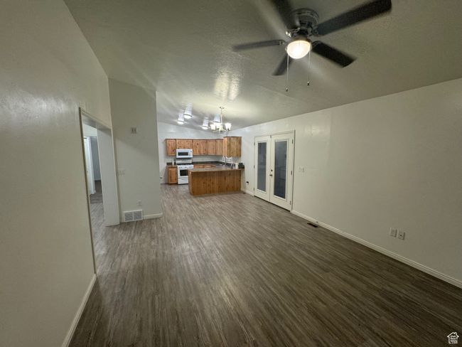 living room/kitchen | Image 4