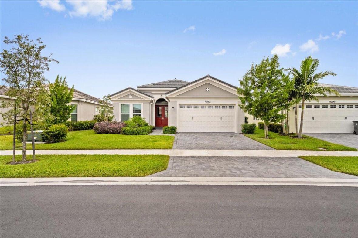 Goldfinch Cir, Loxahatchee, FL 33470