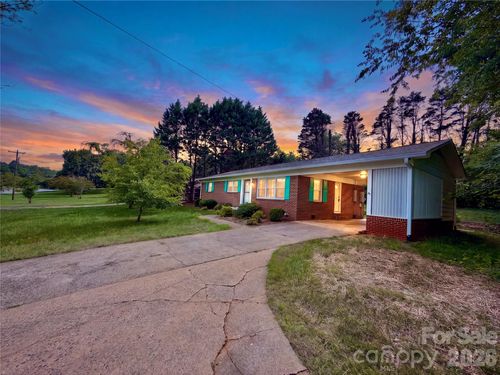 425 Bost Rd, Morganton, NC, 28655-8013 | Card Image
