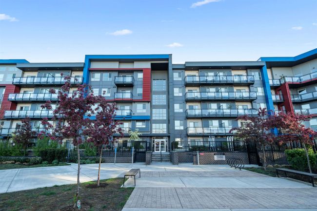 217 - 5486 199 A Street, Condo with 1 bedrooms, 1 bathrooms and 1 parking in Langley BC | Image 4