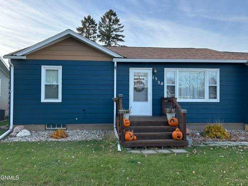 1530 5th Ave Sw, Jamestown, ND, 58401-5416 | Card Image