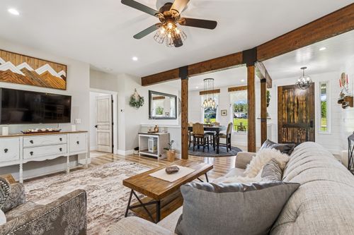 33 Shale Ct, Kalispell, MT, 59901-8699 | Card Image