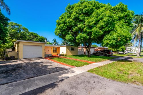 3611 Nw 40th Ct, Lauderdale Lakes, FL, 33309-4827 | Card Image