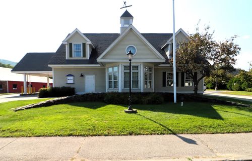 355 Main St, Gorham, NH, 03581-1117 | Card Image