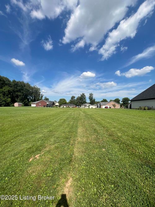 000 Loch Lea Ln, Louisville, KY, 40299 | Card Image