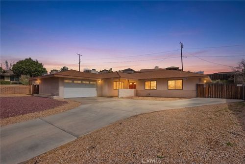 15103 Wilson Ct, Apple Valley, CA, 92307 | Card Image