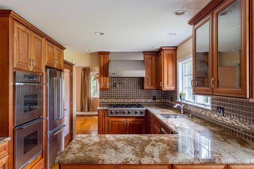 7 Starrow Dr, Newburgh, NY, 12550-3016 | Card Image