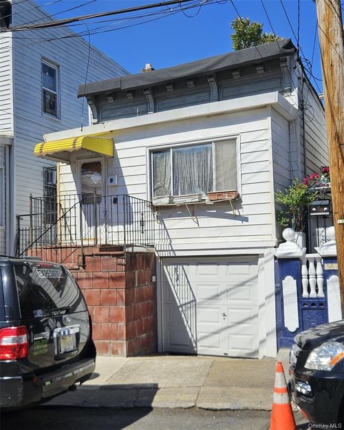 33-14 109th St, Corona, NY, 11368-1216 | Card Image