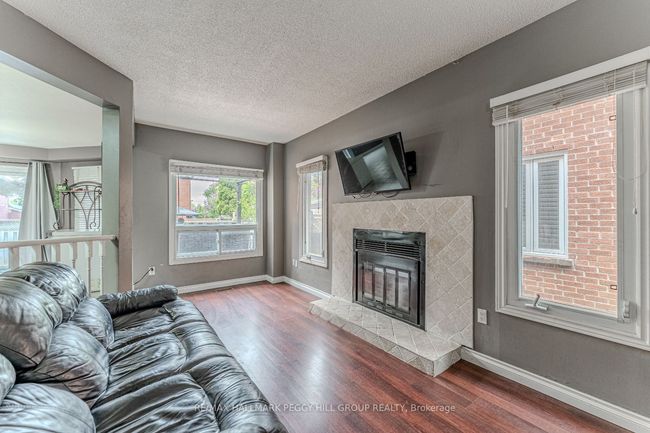 188 Kozlov St, House other with 4 bedrooms, 3 bathrooms and 3 parking in Barrie ON | Image 7