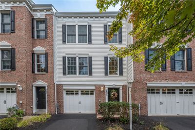 903 Montclair Dr, Townhouse with 3 bedrooms, 2 bathrooms and 1 parking in Coraopolis PA | Image 2