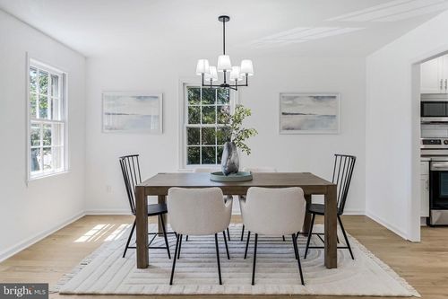 2111 N Lincoln St, ARLINGTON, VA, 22207-3832 | Card Image