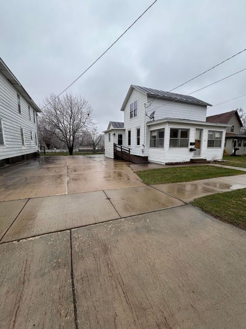 805 Hollister Ave, Tomah, WI, 54660 | Card Image