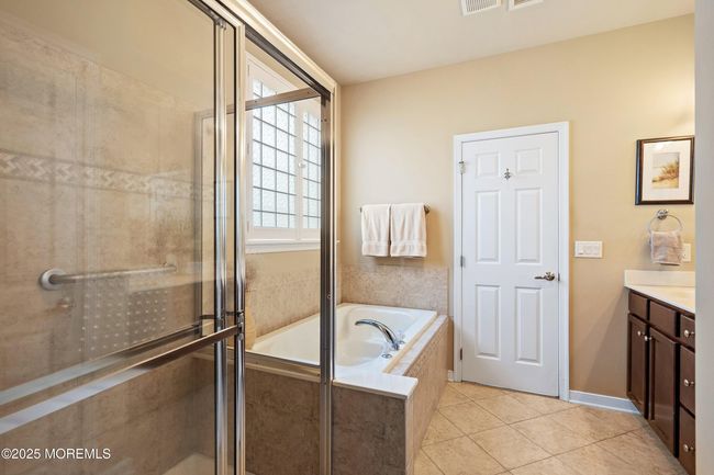19 E Francesa Ct, Home with 3 bedrooms, 3 bathrooms and null parking in Farmingdale NJ | Image 30