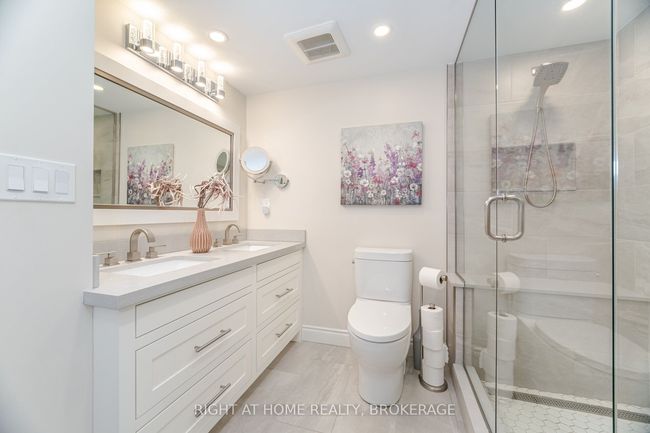 1106 - 442 Maple Ave, Condo with 3 bedrooms, 2 bathrooms and null parking in Burlington ON | Image 27