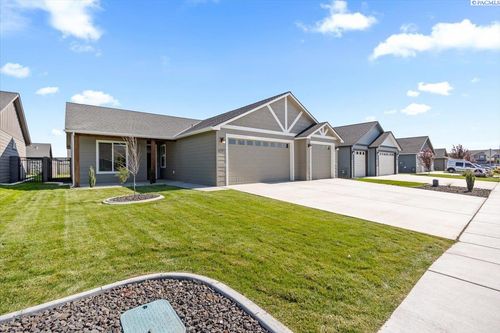 6701 Sockeye Ln, Pasco, WA, 99301-7030 | Card Image