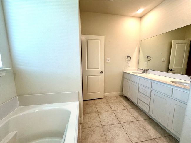 7216 Wildflower Way, House other with 4 bedrooms, 3 bathrooms and null parking in Aubrey TX | Image 8
