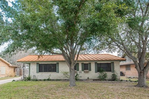 830 Crestview Dr, Corpus Christi, TX, 78412-3136 | Card Image