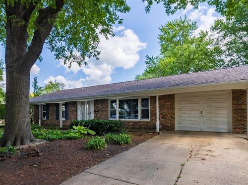 607 N Northview Dr, Fairbury, IL, 61739-1248 | Card Image