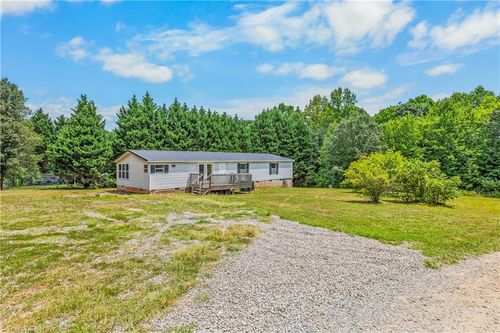 1017 Sourwood Dr, Hamptonville, NC, 27020-7289 | Card Image