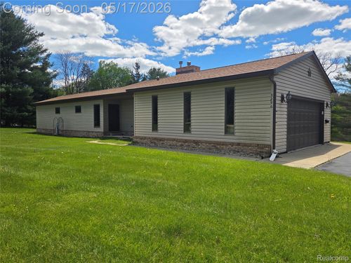 3296 Swarthout Rd, Pinckney, MI, 48169-9253 | Card Image