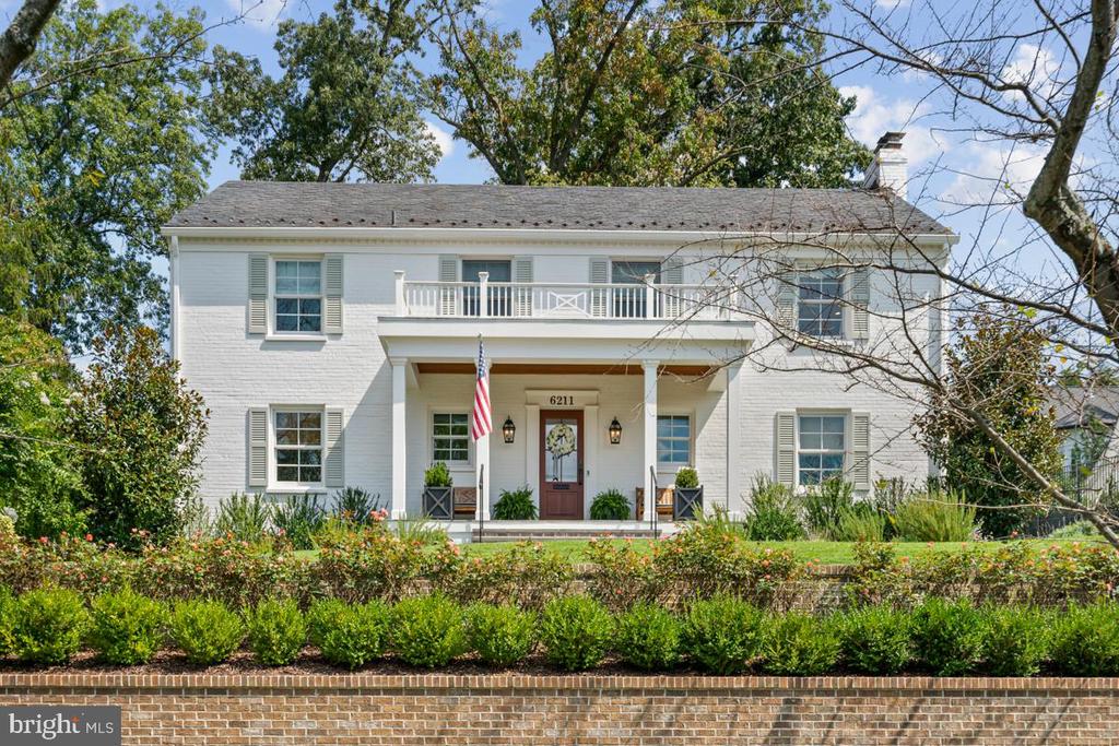 Garnett Dr, Chevy Chase, MD 20815
