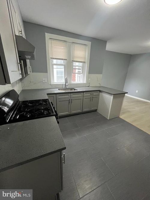 2-5917 Spruce St, PHILADELPHIA, PA, 19139-3835 | Card Image