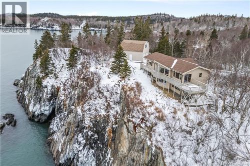 572 Fundy Dr, Wilsons Beach, NB, E5E1X4 | Card Image