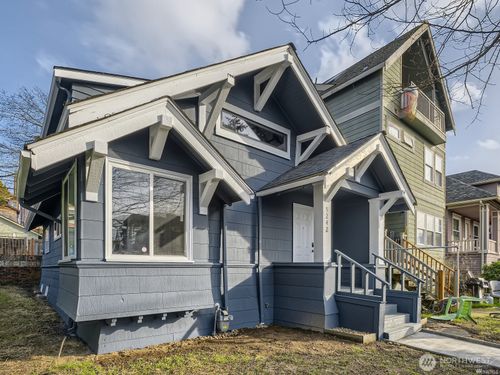 5242 11th Ave Ne, Seattle, WA, 98105-3502 | Card Image