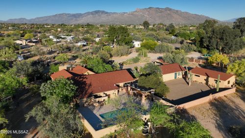 8915 N Hopdown Ave, Tucson, AZ, 85742-9621 | Card Image