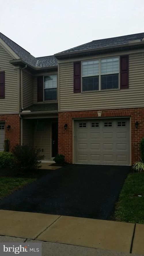 111 Stonecrest Ln, MECHANICSBURG, PA, 17050-4007 | Card Image
