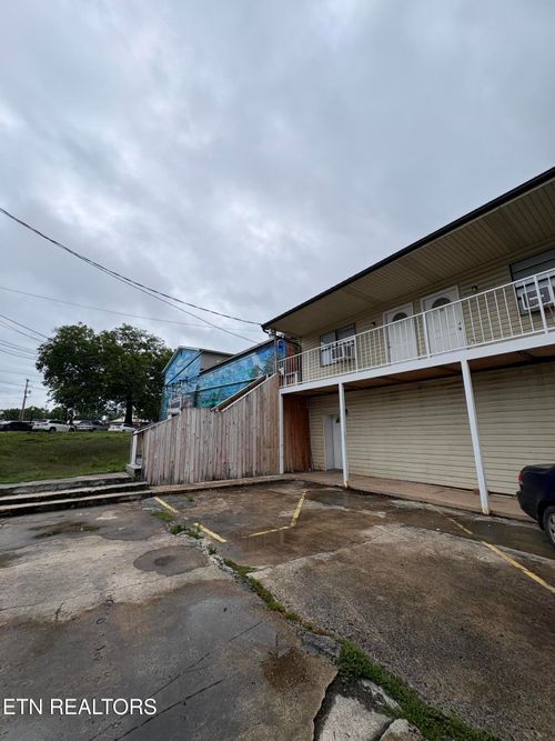 31-162 E Race St, Kingston, TN, 37763-2823 | Card Image