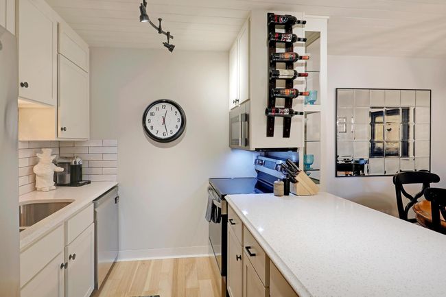 APT-133 - 5430 Three Points Blvd, Condo with 2 bedrooms, 1 bathrooms and null parking in Mound MN | Image 12