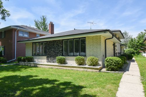 141 Wesley Ave, Oak Park, IL, 60302-2907 | Card Image