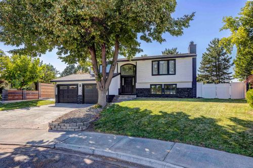 8415 W Entiat Pl, Kennewick, WA, 99336-1624 | Card Image