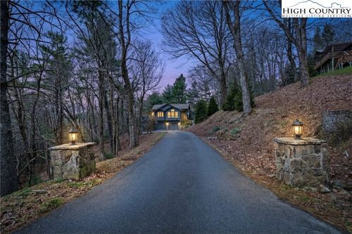 255 Sorrento Park Dr, Blowing Rock, NC, 28605-9448 | Card Image