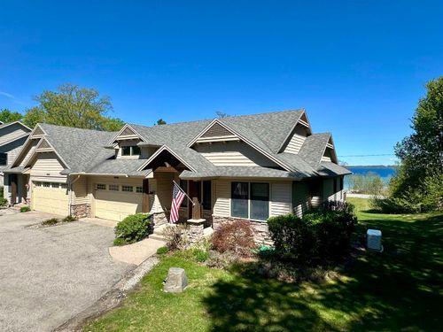 10070 E Sapphire Cir, Traverse City, MI, 49684-7775 | Card Image