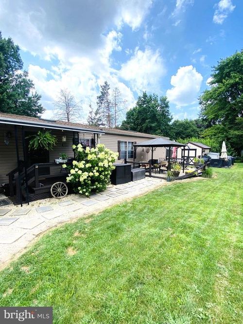 1016 Redwood Dr, BREINIGSVILLE, PA, 18031-1649 | Card Image