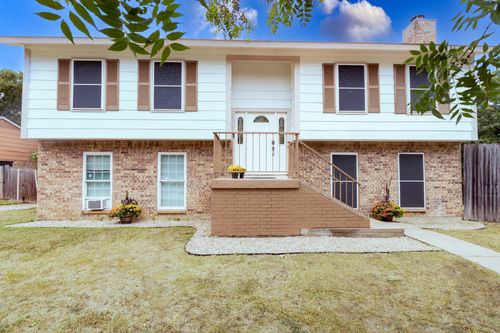 5000 Bama Dr, Arlington, TX, 76017-2311 | Card Image