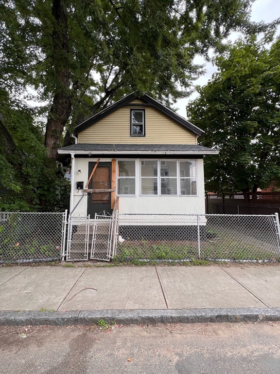 Manhattan St, Springfield, MA 01109