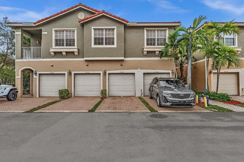 9054 Plymouth Pl, Tamarac, FL, 33321-4168 | Card Image