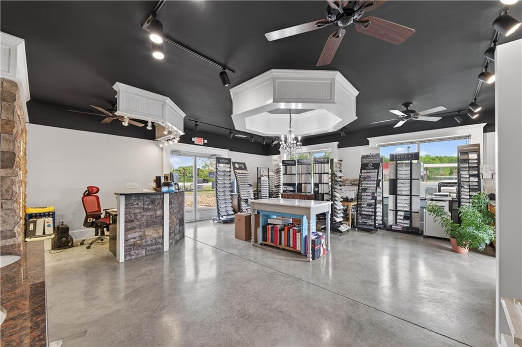Commercial Sale in Adairsville