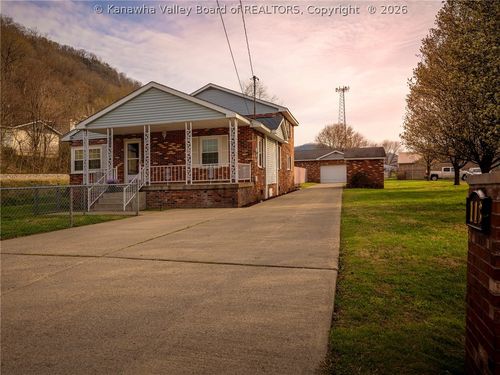 118 Maroney Ln, Belle, WV, 25015-1817 | Card Image