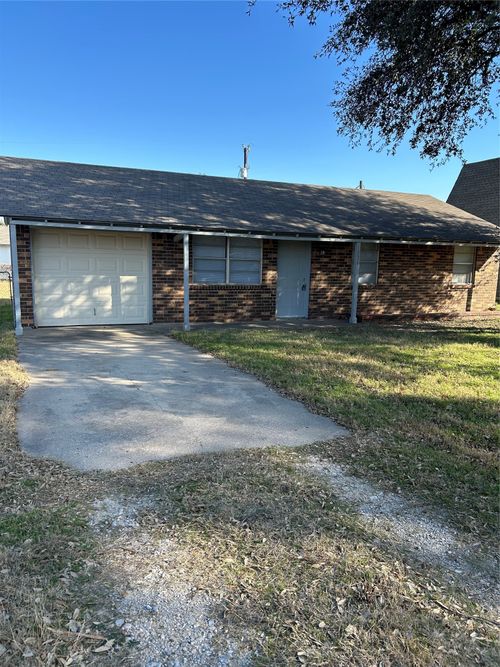 1836 Coral Rd, Azle, TX, 76020-4767 | Card Image